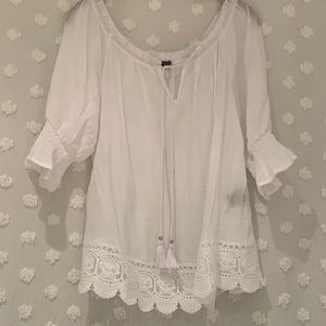 Suzy Shier blouse. Size large.